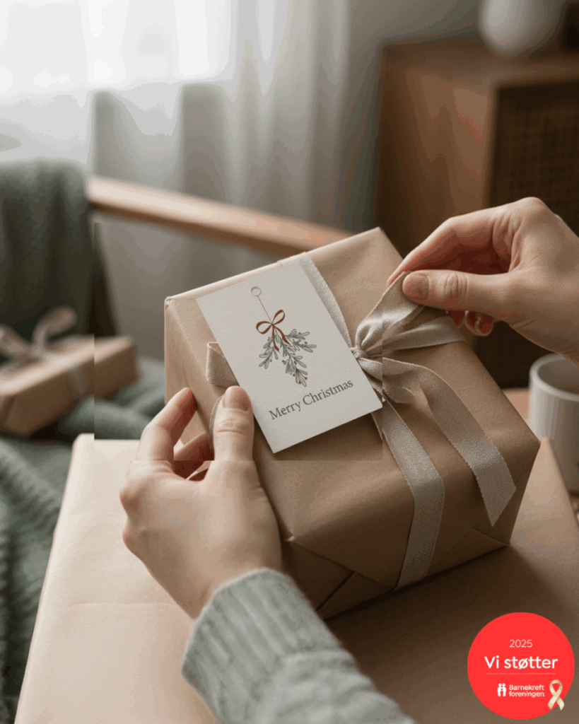 Gave Tags – Juleetiketter med nordisk design (10-pk) på et pakke