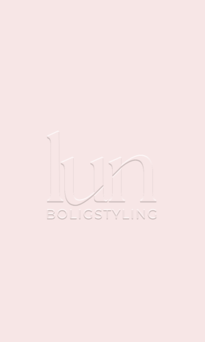 Visuell identitet for boligstyling for LUN Boligstyling. Embossed logo.
